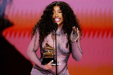 does sza write her own music does sza's music reflect her personal experiences?