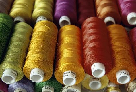 what fabric is best for embroidery and how does the color of the thread affect the outcome