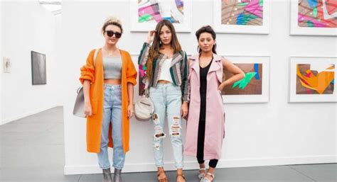 What to Wear to an Art Gallery: A Stylish and Insightful Guide